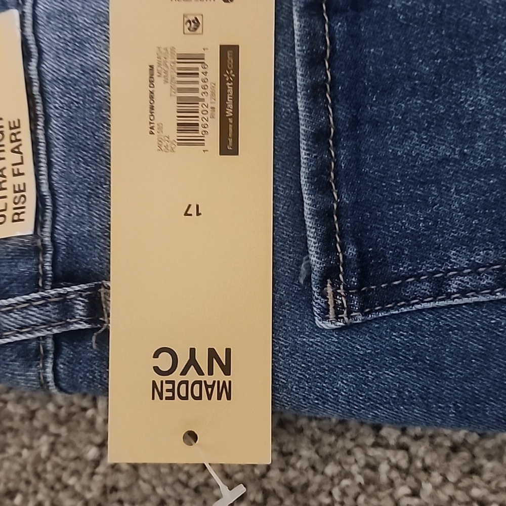 Juniors Jeans - Picture 4 of 4